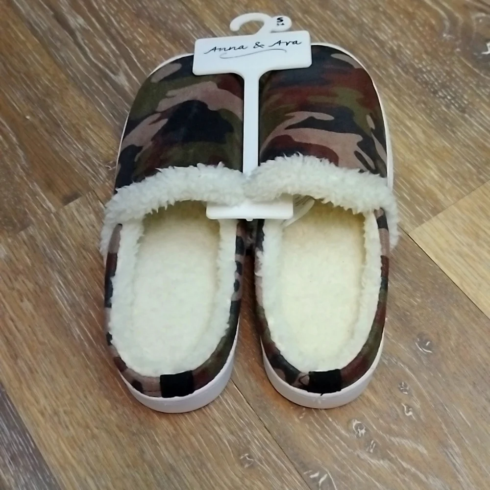 Anna Ava Kids Camouflage Slippers Size 5 6